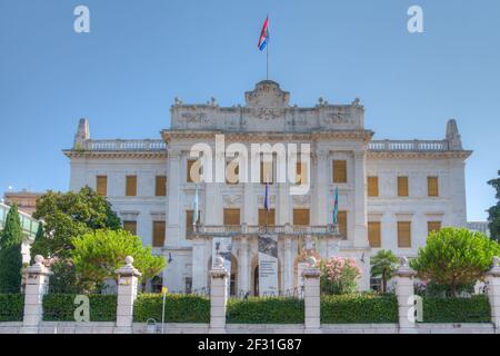 Rijeka, Kroatien, 30. Juli 2020: Schiffs- und Geschichtsmuseum der kroatischen Küste in Rijeka, Kroatien Stockfoto