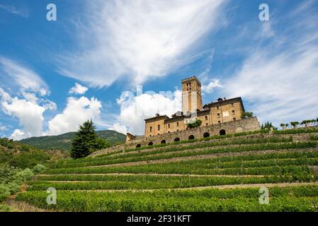 Das Schloss Sarre in Sarre, Aostatal, Italien, wurde um 1300 erbaut und später von der Familie Savoia gekauft, die es als Jagdgebiet nutzte Stockfoto