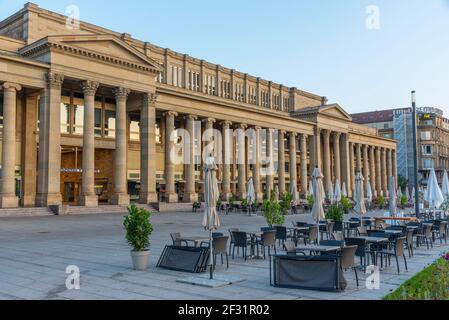 Stuttgart, 19. September 2020: Sonnenaufgang über dem Einkaufsviertel Königsbau in Stuttgart Stockfoto