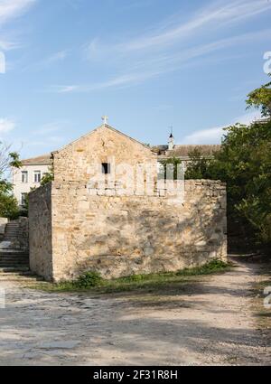 Die Kirche des heiligen Johannes des Evangelisten, die zu den Gebäuden der genuesischen Festung der Quarantäne in Feodosia gehört. Das armenische religiöse Gebäude w Stockfoto