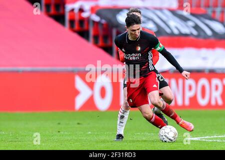 EINDHOVEN, NIEDERLANDE - MÄRZ 14: Olivier Boscagli vom PSV, Steven Berghuis vom Feyenoord Rotterdam während des niederländischen Eredivisie-Spiels zwischen dem PSV Eindh Stockfoto