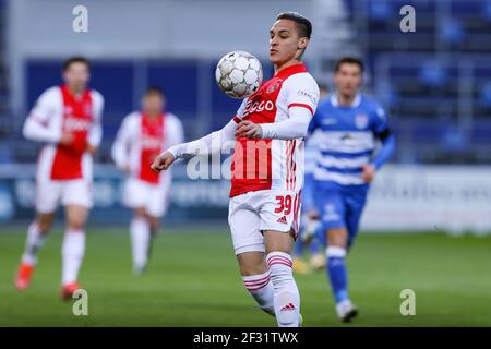 ZWOLLE, NIEDERLANDE - 14. MÄRZ: Antony von Ajax während des niederländischen Eredivisie-Spiels zwischen PEC Zwolle und Ajax am 14. März 2021 in MAC3PARK Stadion Stockfoto