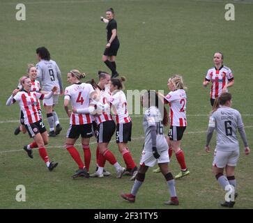 Chesterfield, Großbritannien. 03rd Oktober 2020. Sheffield United feiert ihr Ziel (1-0) während des FA Womens Championship-Spiels zwischen Sheffield United und Charlton Athletic im Technique Stadium in Chesterfield Credit: SPP Sport Press Photo. /Alamy Live Nachrichten Stockfoto