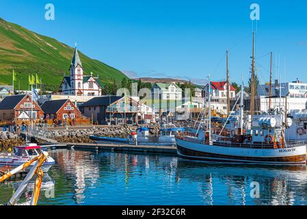 Husavik, Island, 17. August 2020: Blick auf den Hafen von Husavik, Island Stockfoto