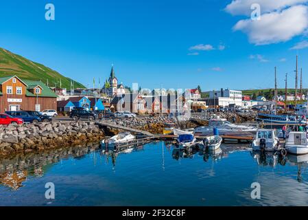 Husavik, Island, 17. August 2020: Blick auf den Hafen von Husavik, Island Stockfoto
