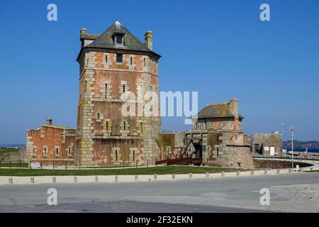 Turm Tour Vauban, Befestigung vor dem Hafen von Camaret-sur-Mer auf der Halbinsel Crozon, Department Finistere Penn ar Bed, Region Stockfoto