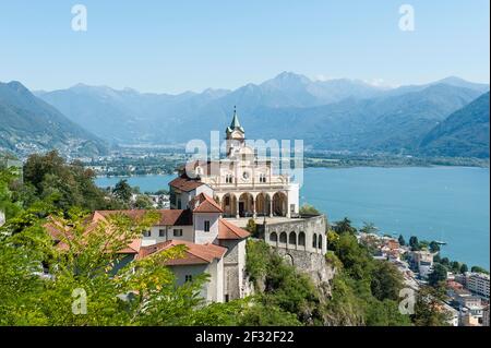 Architektur Neorenaissance, Wallfahrtskirche, Santuario Madonna del Sasso mit Lago Maggiore, Orselina, Locarno, Kanton Tessin, Schweiz Stockfoto