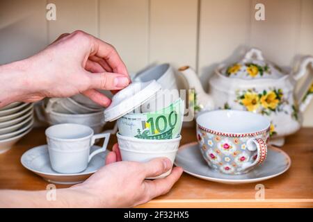 Euro, Geld, Symbol Foto, Versteck, Sugar Bowl, Deutschland Stockfoto