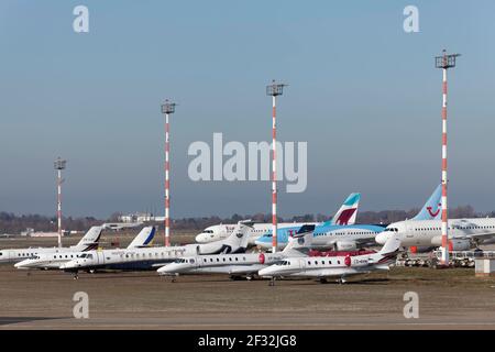 Geparkte Geschäfts- und Privatflugzeuge, Executive Terminal Jet Aviation, Flughafen Düsseldorf, Nordrhein-Westfalen, Deutschland Stockfoto