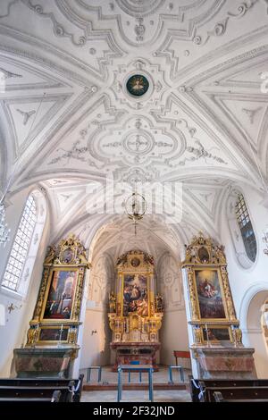 Altar im Seitenschiff, Kirche St. Sylvester, Schwabing, München, Oberbayern, Bayern, Deutschland Stockfoto