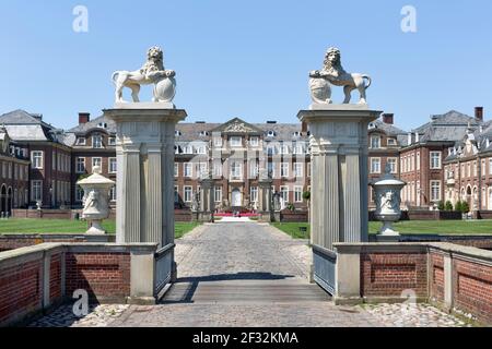 Schloss Nordkirchen von 1734, Barockschloss, Hauptgebäude, umgangssprachlich Westfälisches Versailles, heute Nordrhein-Westfälische Finanzuniversität Stockfoto