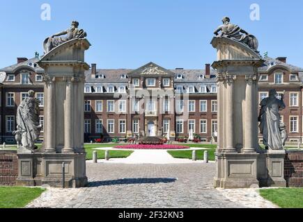 Schloss Nordkirchen von 1734, Barockschloss, Hauptgebäude, umgangssprachlich Westfälisches Versailles, heute Nordrhein-Westfälische Finanzuniversität Stockfoto