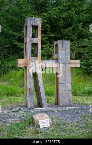 Station VI des Kreuzweges: Veronica wischt das Antlitz Jesu. Kalvária na Peknú vyhliadku in Starý Smokovec, Slowakei. 2020/07/27. Stockfoto