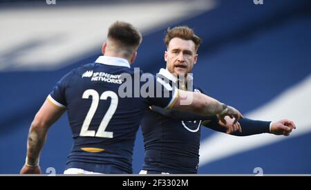 BT Murrayfield Stadium, Edinburgh, Schottland UK,14th. März 21. Guinness Six Nations Spiel.Schottland gegen Irland. Huw Jones (22) (Glasgow Warriors) & Stuart Hogg Captain (#15) (Exeter Chiefs) of Scotland Credit: eric mccowat/Alamy Live News Stockfoto