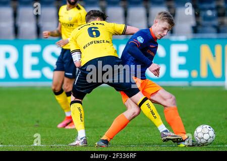 VENLO, NIEDERLANDE - MÄRZ 14: Danny Post von VVV Venlo, Zian Flemming von Fortuna Sittard während des Eredivisie 2020-2021-Spiels zwischen VVV Venlo und F Stockfoto