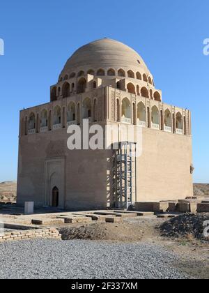 Sultan Sarjar Mausoleum und Grab für Ahmad Sanjar, Sultan des Großen Seldschuken Reiches in Old Merv, in der Nähe von Mary, Turkmenistan gebaut. Stockfoto