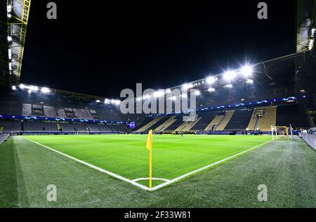 Das leere Stadion von Borussia Dortmund, Signal Iduna Park. Früher bekannt als Westfalenstadion. Dortmund, Nordrhein-Westfalen, Deutschland Stockfoto