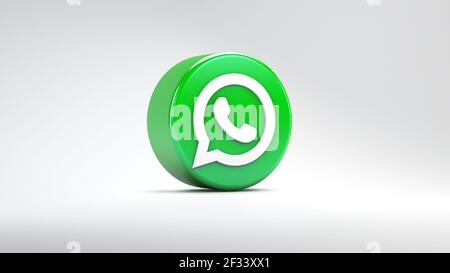 Valencia, Spanien - März, 2021: WhatsApp Icon isoliert auf weißem Hintergrund in 3D Rendering. WhatsApp ist ein soziales Online-Netzwerk. Soziale Medien Stockfoto