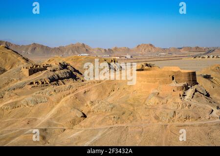 Yazd, Iran - 5. Dezember 2015: Turm der Stille, oder Dakhme, Begräbnisstätte der Zoroastrer in Yazd, Iran Stockfoto