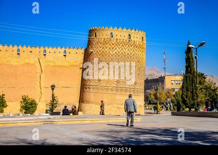 Shiraz, Iran - 14. Dezember 2015: Die Arg von Karim Khan, eine berühmte Zitadelle in Shiraz, Iran, an einem sonnigen Tag Stockfoto