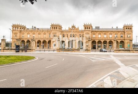 Zamora Bahnhof, Castilla y León. Zamora, Spanien. Bahnhof. Silver Way. Stockfoto