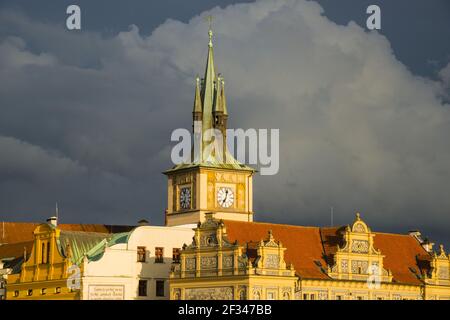 Geographie / Reisen, Tschechien, Böhmen, Bedrich Smetana Museum im ehemaligen Wasserwerk, dahinter der Altstädter Wasserturm, SME, Freedom-of-Panorama Stockfoto