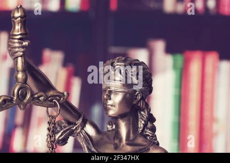 Figur der Lady Justice Göttin der Gerechtigkeit Stockfoto