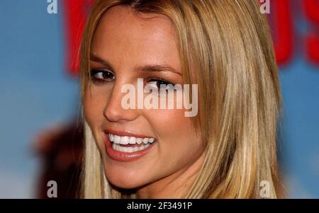 Pop-Starlet Britney Spears heute in London, um sie zu promoten Neuer Film 'Cross Roads'.25. März 2002 Foto Andy Paradise Stockfoto