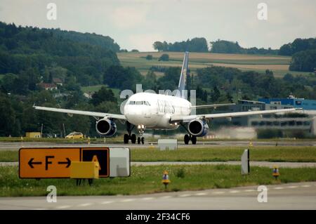 15-03-2021 - Generic Airplanes - 5B-DBP - Cyprus Airways - Airbus A319. Seriennummer 1768, Typ 319-132. Erstflug am 20,12.2005, geliefert an CYP Stockfoto