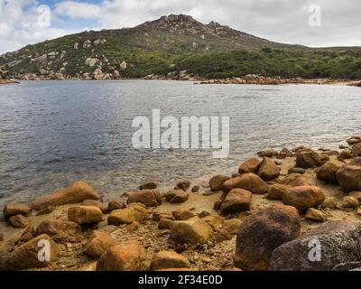 Felsbrocken und Küstenheide, Waychinicup Inlet, Albany, Western Australia Stockfoto