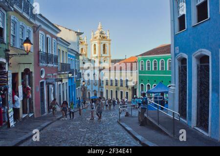 Salvador de Bahia, Pelourinho Blick mit bunten Gebäuden, Brasilien, Südamerika Stockfoto