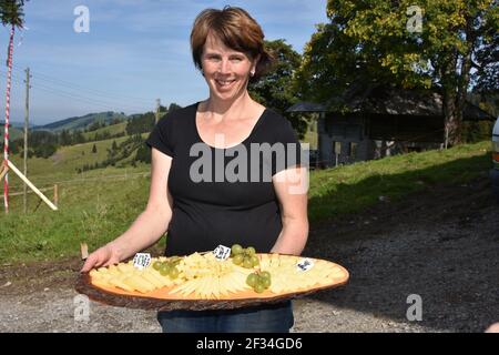 Kühe aus den Alpen, Entlebuchar Alpafahrt, Schweiz Stockfoto