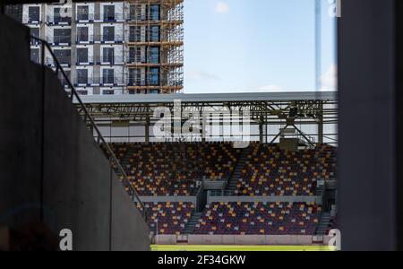 Allgemeiner Blick auf das Innere und neue Sitzmöglichkeiten des neuen Stadions des Brentford FC, das eine halbe Meile vom Griffin Park entfernt ist. Das soll der Club Stockfoto