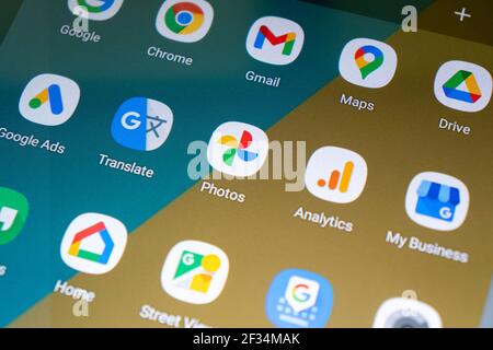 Sankt-Petersburg, Russland, 7. März 2021: Google-Anwendungen-Symbol auf Samsung Galaxy Tab-Bildschirm Nahaufnahme. Apps Chrome, Laufwerk, Anzeigen, Translatye, mein busi Stockfoto