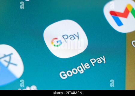 Sankt-Petersburg, Russland, 7. März 2021: Google Pay-App-Symbol auf Smartphone-Bildschirm Nahaufnahme. Google Pay-Logo. GPay-Anwendung Stockfoto