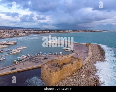 Paphos Hafen Luftaufnahme Mittelalterlichen Hafen Touristische Sehenswürdigkeiten Zypern Stockfoto