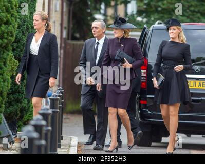 Datei Bild zeigt: Duke Westminster (6th) mit Gerald Grosvenor Ehefrau Natalia Grosvenor und Töchter Lady Edwina Snow Lady Viola Grosvenor Bild Stockfoto