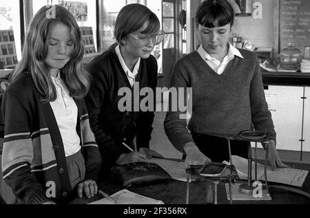 Erstes Jahr Wissenschaftsunterricht Greenhill Comprehensive School Herne Bay Stockfoto