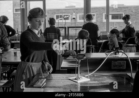 Erstes Jahr Wissenschaftsunterricht Greenhill Comprehensive School Herne Bay Stockfoto