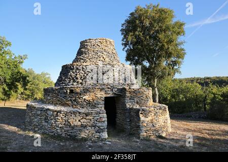 Restaurierte Trockensteinhütte in Saint-Vincent-Rive-d'Olt (Südwestfrankreich) Stockfoto