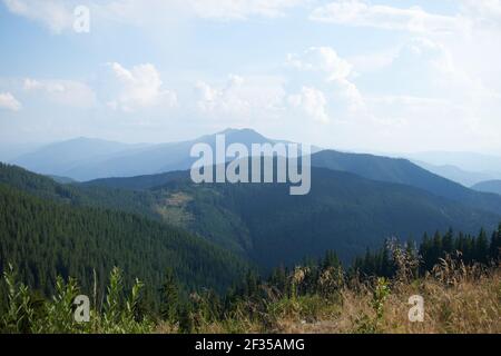 Rarau-Gebirge in den Karpaten Stockfoto