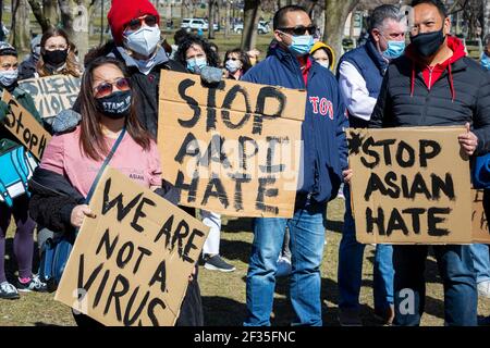 März 13, 2021. Boston, MA. Kundgebung und marsch gegen antiasiatischen Hass und Rassismus. Ein paar hundert Menschen versammelten sich am Boston Common Samstag, um zu protestieren r Stockfoto