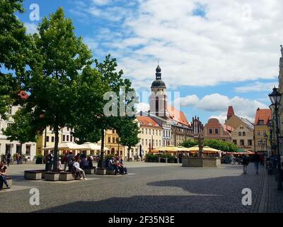 COTTBUS, DEUTSCHLAND - 01. Jul 2014: Der alte Markt in Cottbus im Sommer Stockfoto