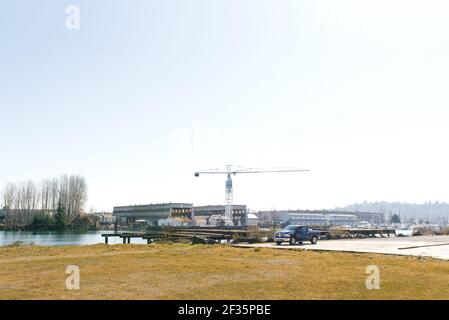 Tacoma, Washington, USA. März 2021. Kran im Hafen am Puget Sound Stockfoto
