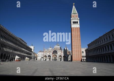 Venedig, Italien. März 2021, 15th. Zona Piazza San Marco durante Venezia in Zona Rossa, Nachrichten in Venezia, Italia, 15 marzo 2021 Quelle: Independent Photo Agency/Alamy Live News Stockfoto