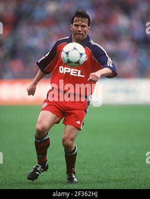 Lothar Matthäus feiert am 21. März 2021 seinen 60th. Geburtstag. Archivfoto: FUSSBALL, Lothar MATTHÄUS, Action, Handler, New Trikot Saison 1999/2000. 05/22/1999. â Verwendung weltweit Stockfoto