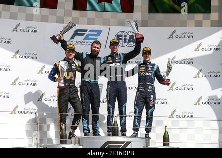 LATIFI Nicholas, Staudämme, Porträt, Porträt, Podium mit GHIOTTO Luca und SETTE CAMARA Sergio während 2019 FIA Formel 2 Meisterschaft, Bahrain in Sakhir vom 29. Bis 31. März - Foto DPPI Stockfoto