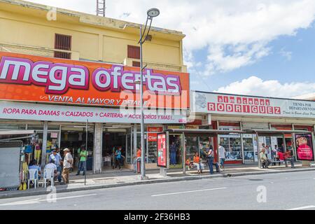 Santo Domingo Dominikanische Republik, Einkaufsviertel Avenida Duarte, Kaufhaus, spanische Straßenszene, Stockfoto