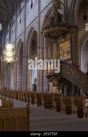 Schweden, Schweden; Dom zu Uppsalen - Innenansicht; Kathedrale von Uppsalen - innen; Hochschiff im gotischen Stil. Das Kirchenschiff im gotischen Stil. Stockfoto