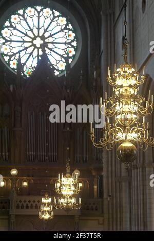 Schweden, Schweden; Dom zu Uppsalen - Innenansicht; Kathedrale von Uppsalen - innen; Hochschiff im gotischen Stil. Das Kirchenschiff im gotischen Stil. Stockfoto